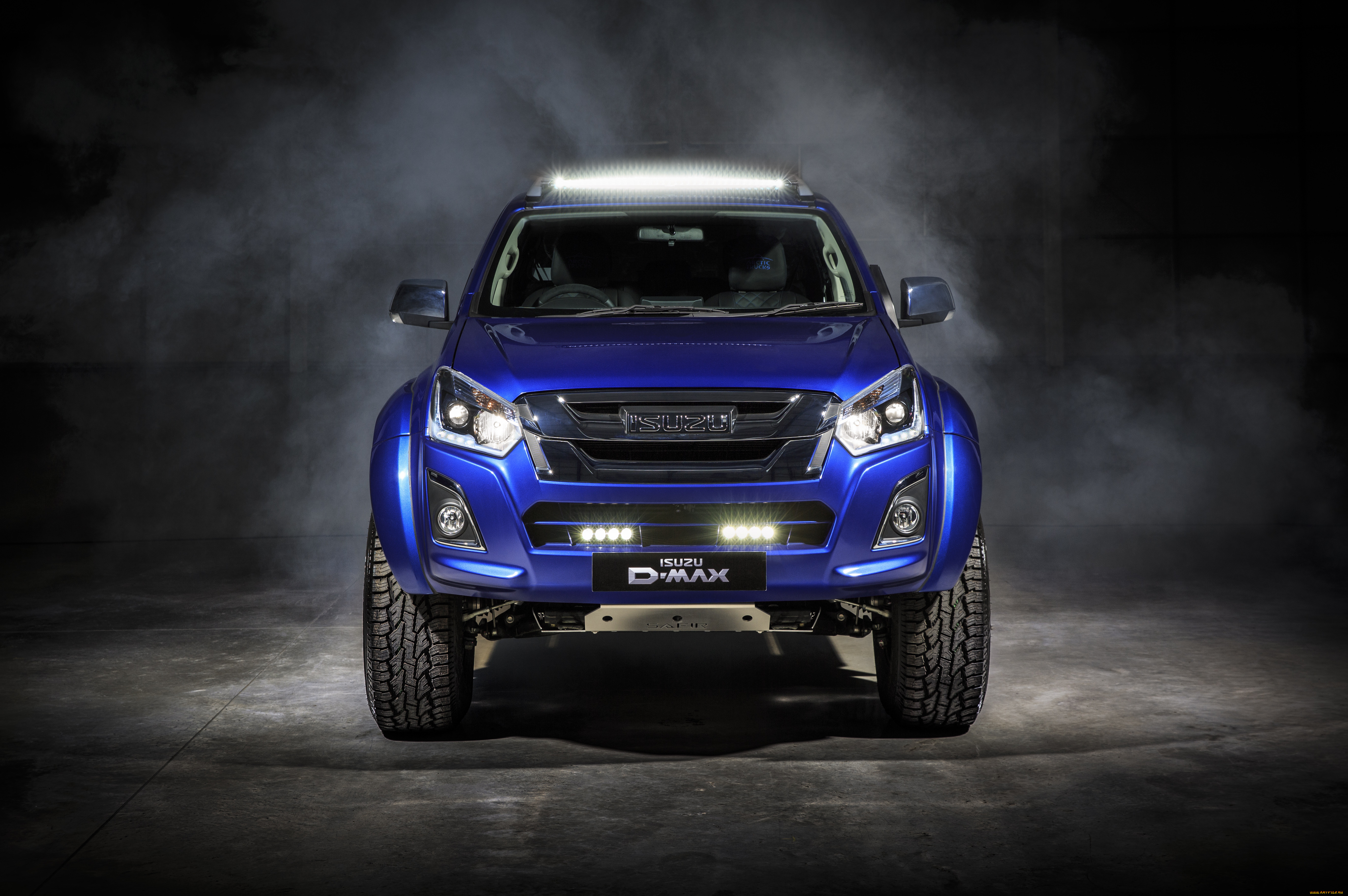 Исузу макс. Isuzu d-Max at35. Isuzu d-Max 2019. Isuzu d-Max Arctic Trucks 2020. Isuzu d-Max 2020 Arctic track.